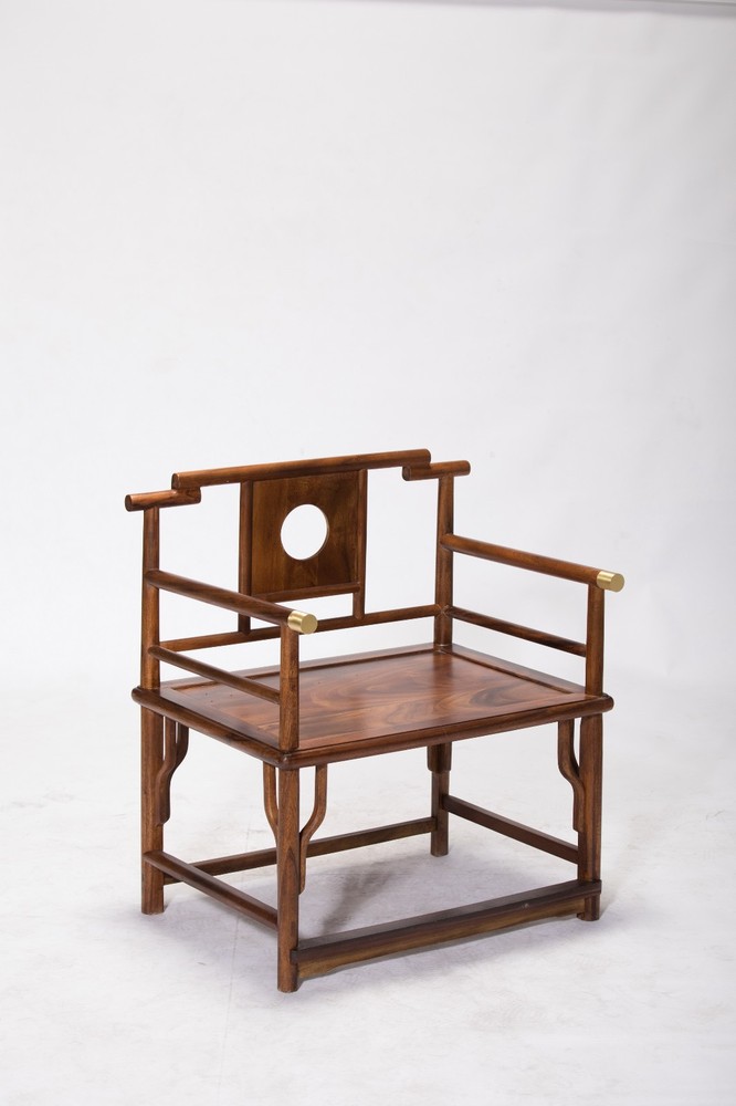 座椅
材质可选（胡桃木、老榆木）
颜色可定制 尺寸常规
榫卯结构 国标水性环保油漆