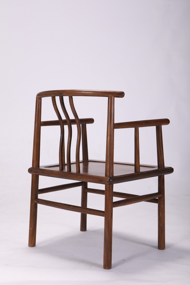 座椅\n材质可选（胡桃木、老榆木）\n颜色可定制 尺寸常规\n榫卯结构 国标水性环保油漆